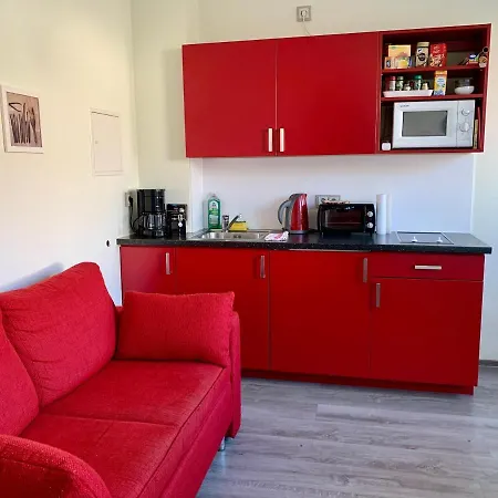 Oase Im Suedosten Leipzigs - Schoene, Ebenerdige 2-raum-apartments Mit Stellplatz Und Terrasse לייפציג