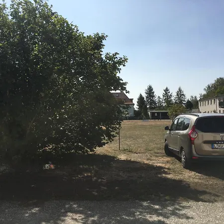 Oase Im Suedosten Leipzigs - Schoene, Ebenerdige 2-raum-apartments Mit Stellplatz Und Terrasse
