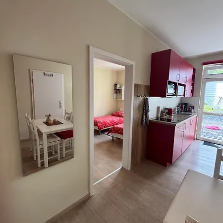 Oase Im Suedosten Leipzigs - Schoene, Ebenerdige 2-raum-apartments Mit Stellplatz Und Terrasse