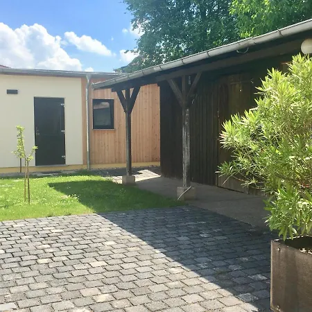 Oase Im Suedosten Leipzigs - Schoene, Ebenerdige 2-raum-apartments Mit Stellplatz Und Terrasse דירה לייפציג