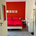 Oase Im Suedosten Leipzigs - Schoene, Ebenerdige 2-raum-apartments Mit Stellplatz Und Terrasse Lipsko