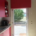 Oase Im Suedosten Leipzigs - Schoene, Ebenerdige 2-raum-apartments Mit Stellplatz Und Terrasse Apartmán