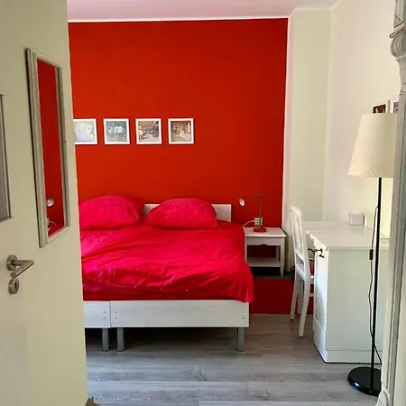 Oase Im Suedosten Leipzigs - Schoene, Ebenerdige 2-raum-apartments Mit Stellplatz Und Terrasse Λειψία