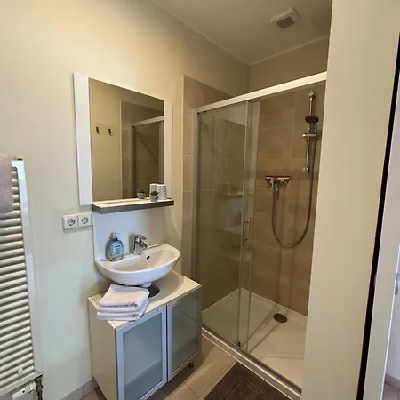 شقة Oase Im Suedosten Leipzigs - Schoene, Ebenerdige 2-raum-apartments Mit Stellplatz Und Terrasse لبسيا