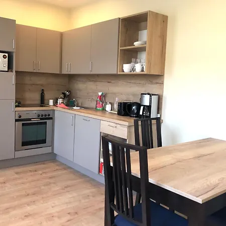 Oase Im Südosten Leipzigs - Schöne, Ebenerdige 2-raum-apartments Mit Stellplatz Und Terrasse *