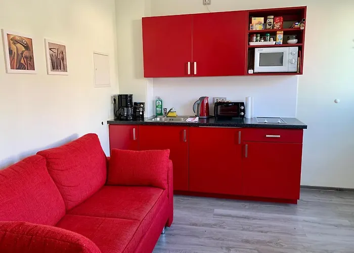 Oase Im Suedosten Leipzigs - Schoene, Ebenerdige 2-raum-apartments Mit Stellplatz Und Terrasse Lipsia