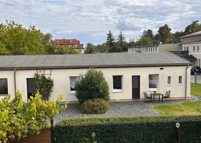 Appartamento Oase Im Suedosten Leipzigs - Schoene, Ebenerdige 2-raum-apartments Mit Stellplatz Und Terrasse *